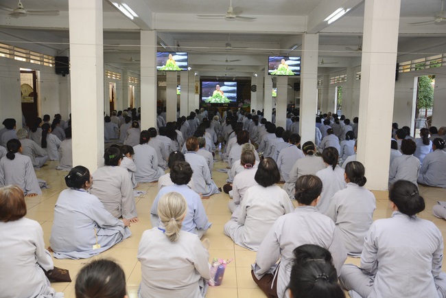 “HOW TO TAKE THE RIGHT PRAYING IN BUDDHISM” Dharma Talk in the 89th Seven-Day Retreat